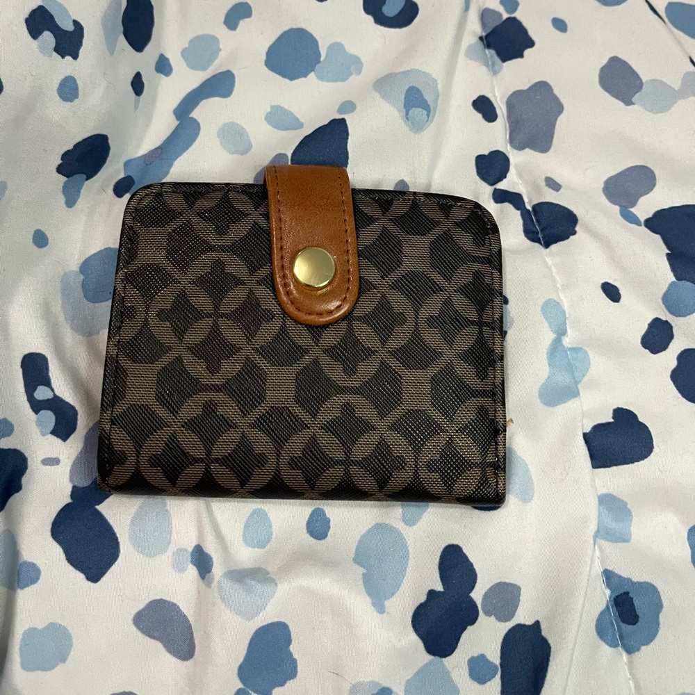 Brown and Gold-ish click together carry wallet